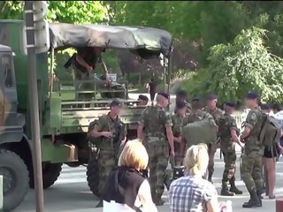 Eiffel tower ekstremno javno seks video trojček orgija